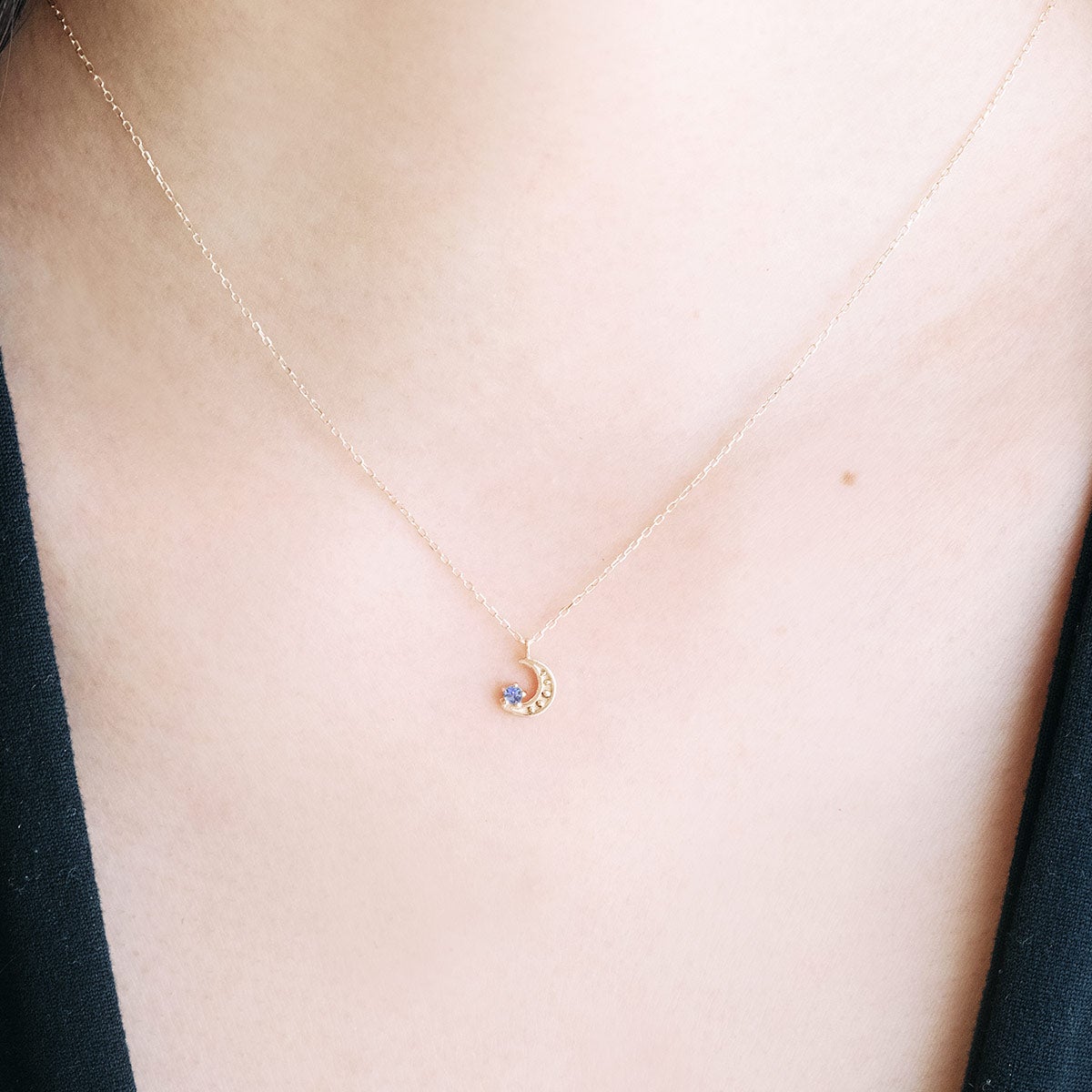 K10YG タンザナイト 三日月ネックレス_05