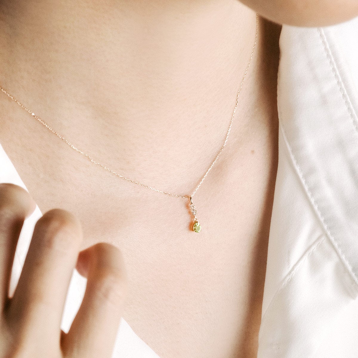 K10YG ホワイトトパーズ＆ペリドット ネックレス 11月誕生石_04