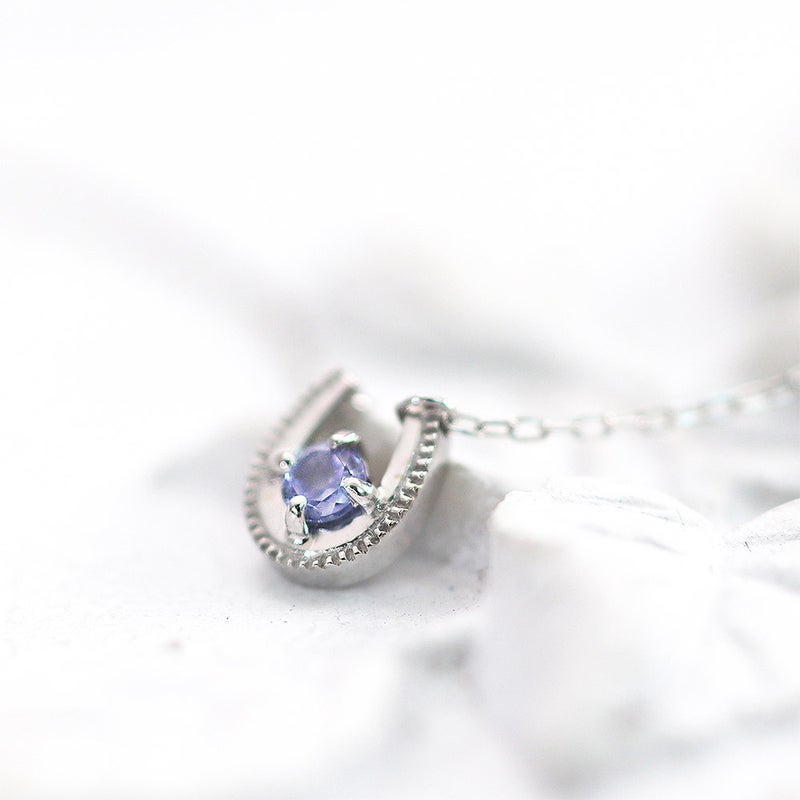 K10WG タンザナイト 馬蹄（ホースシュー）ネックレス_04