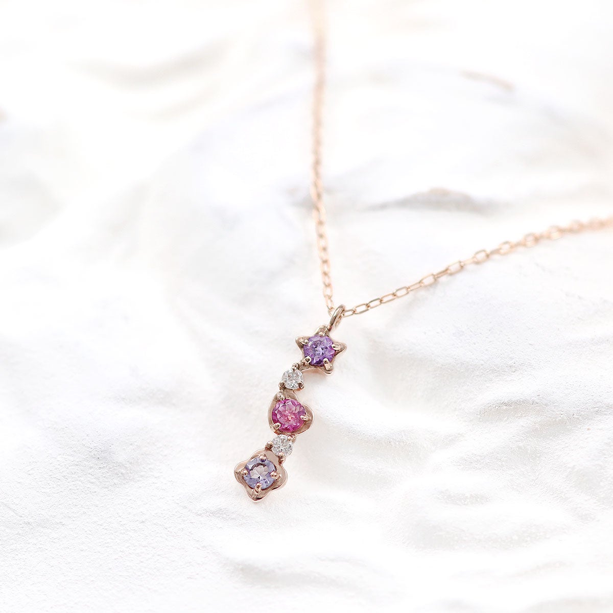 K10PG ダイヤモンド＆アメジスト＆ロードライトガーネット＆アイオライト ネックレス_02