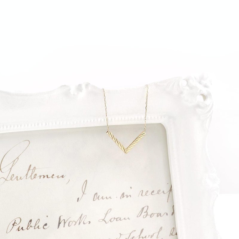 K18YG V字モチーフネックレス_10