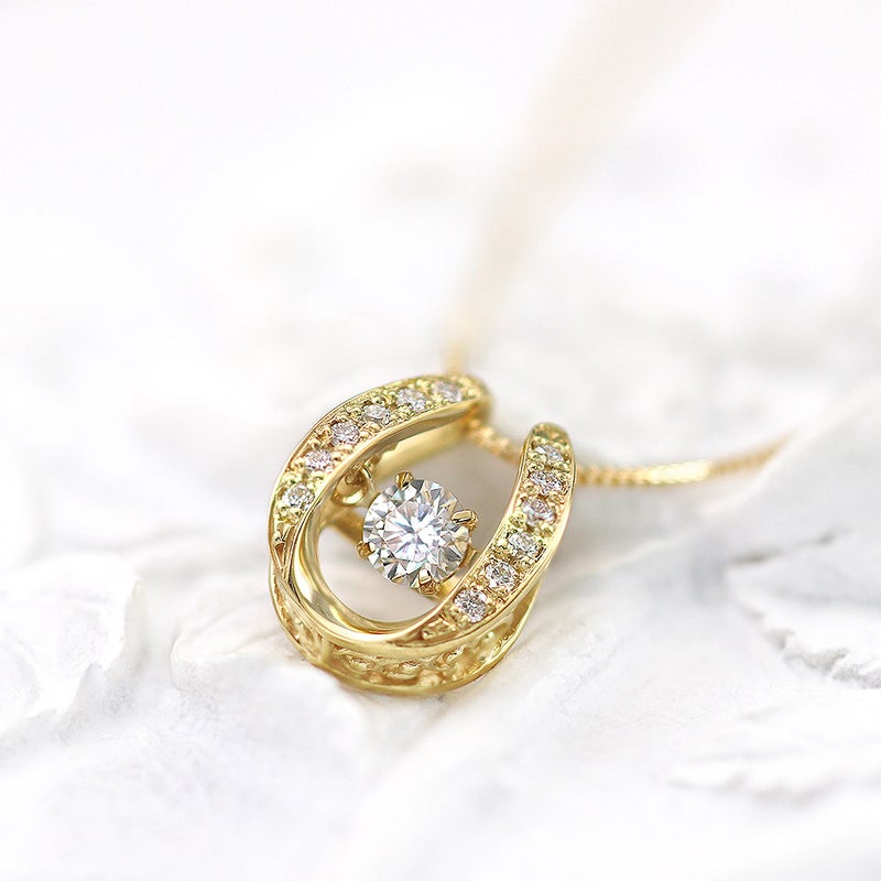 K18YG 馬蹄（ホースシュー）ダンシングストーン ダイヤモンドネックレス_05