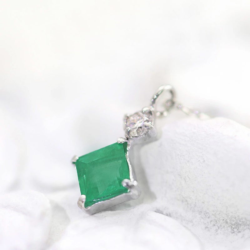 Pt900 ダイヤモンド＆エメラルド ネックレス_11