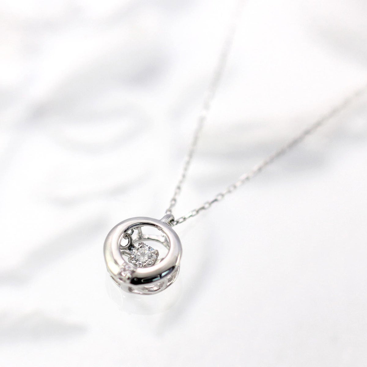 Pt900 ダンシングストーン ダイヤモンドネックレス_09