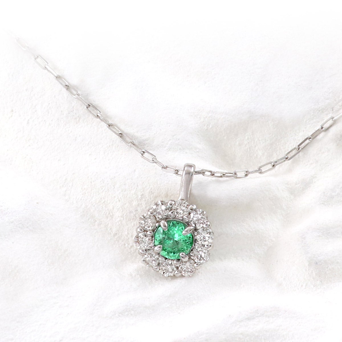 Pt950 ダイヤモンド＆エメラルドネックレス_02