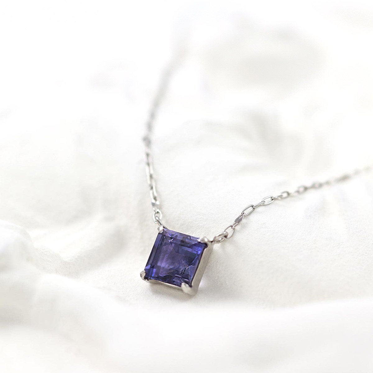 Pt900 アイオライト ネックレス_02