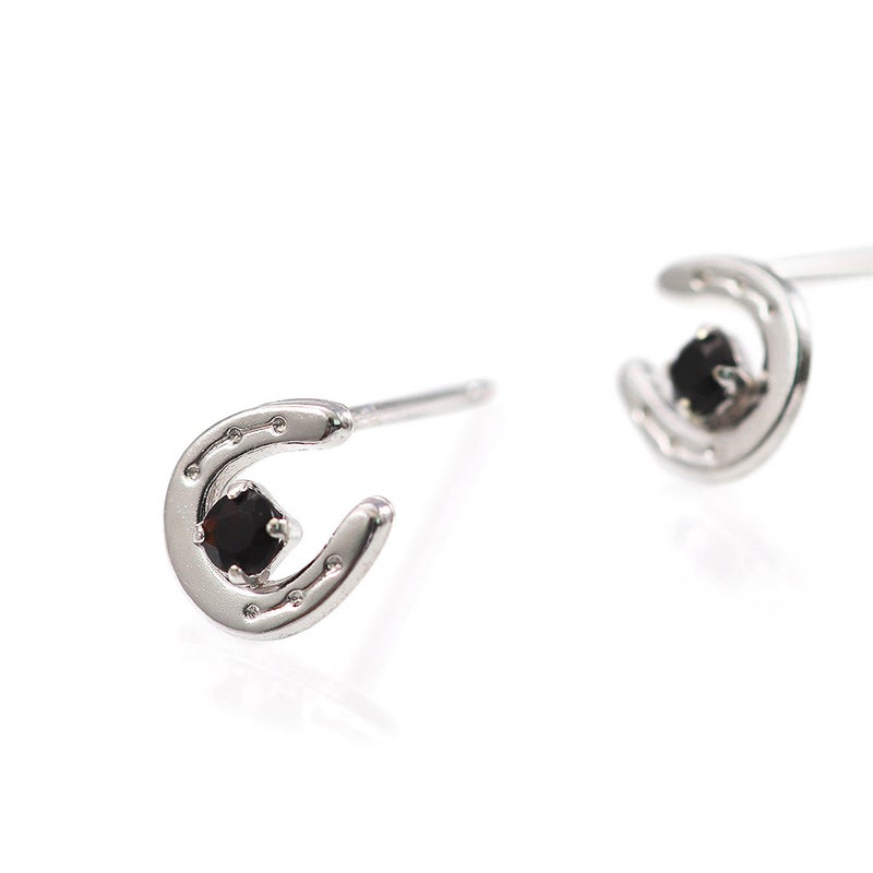K10WG オニキス 馬蹄（ホースシュー）ピアス_09
