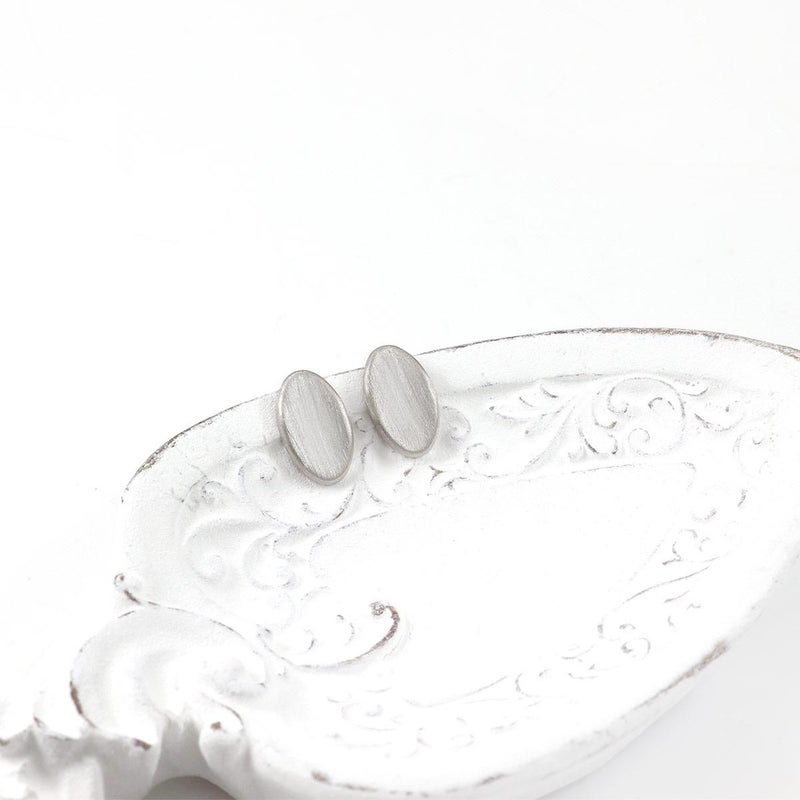 K10WG 楕円モチーフ ピアス_09