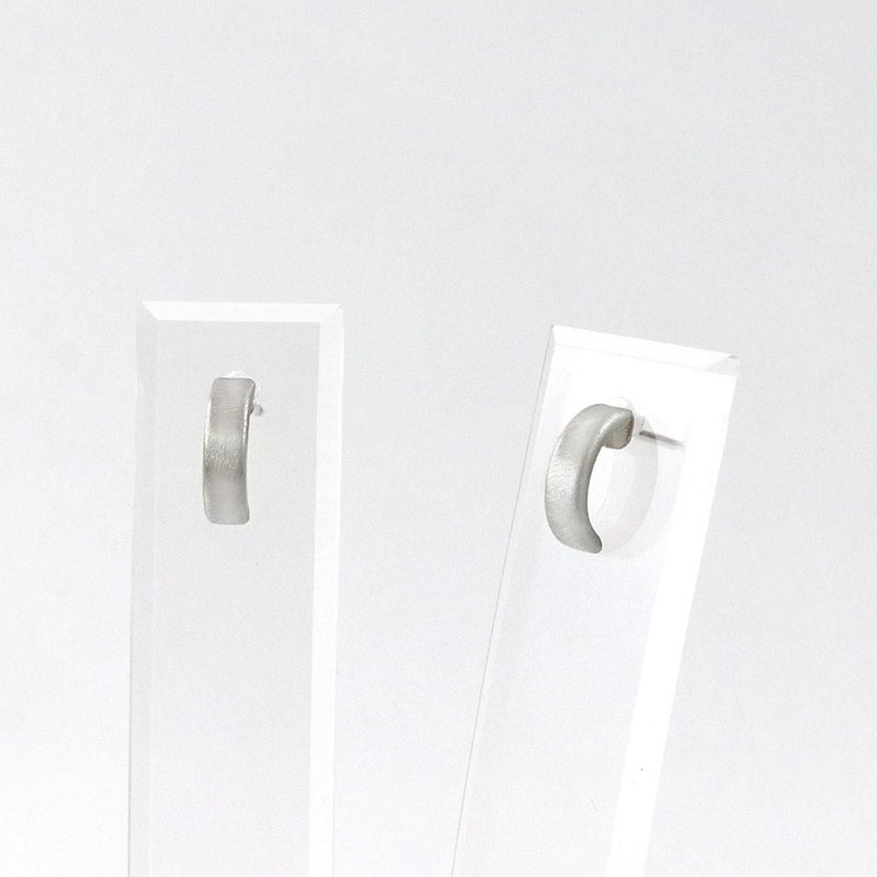 K10WG ハーフフープ ピアス_02