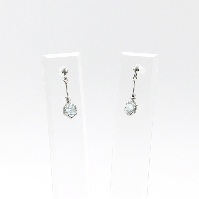 K10WG スカイブルートパーズ 六角形ピアス 11月 誕生石_10