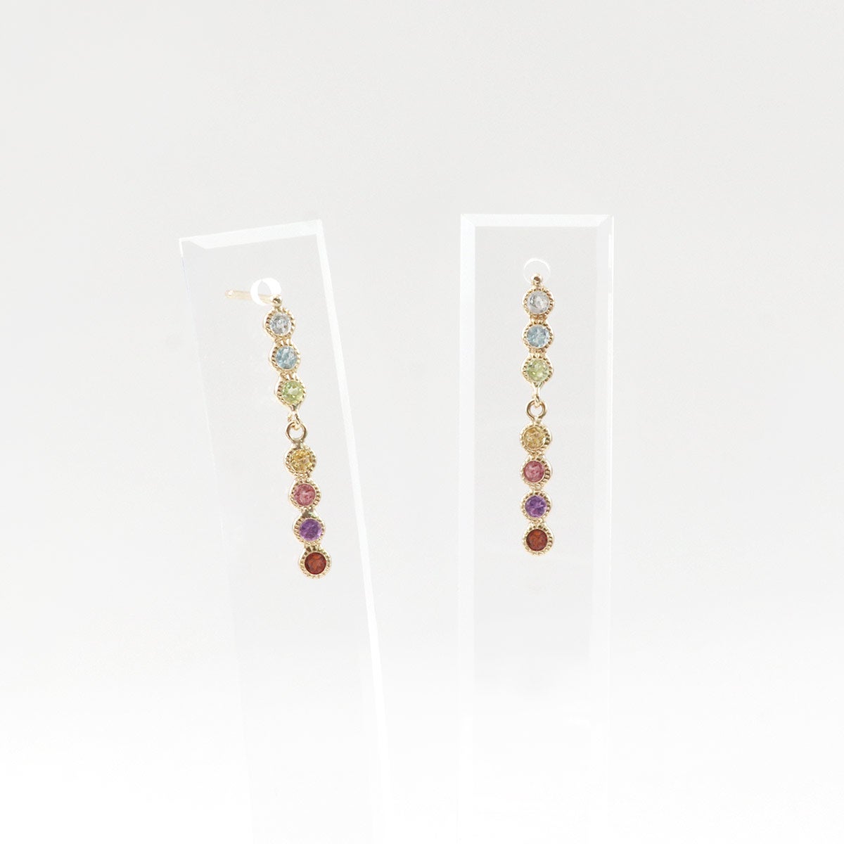 K10YG マルチストーン アミュレットピアス_03