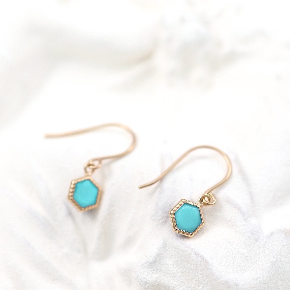 K10PG ターコイズ 六角形フックピアス_02