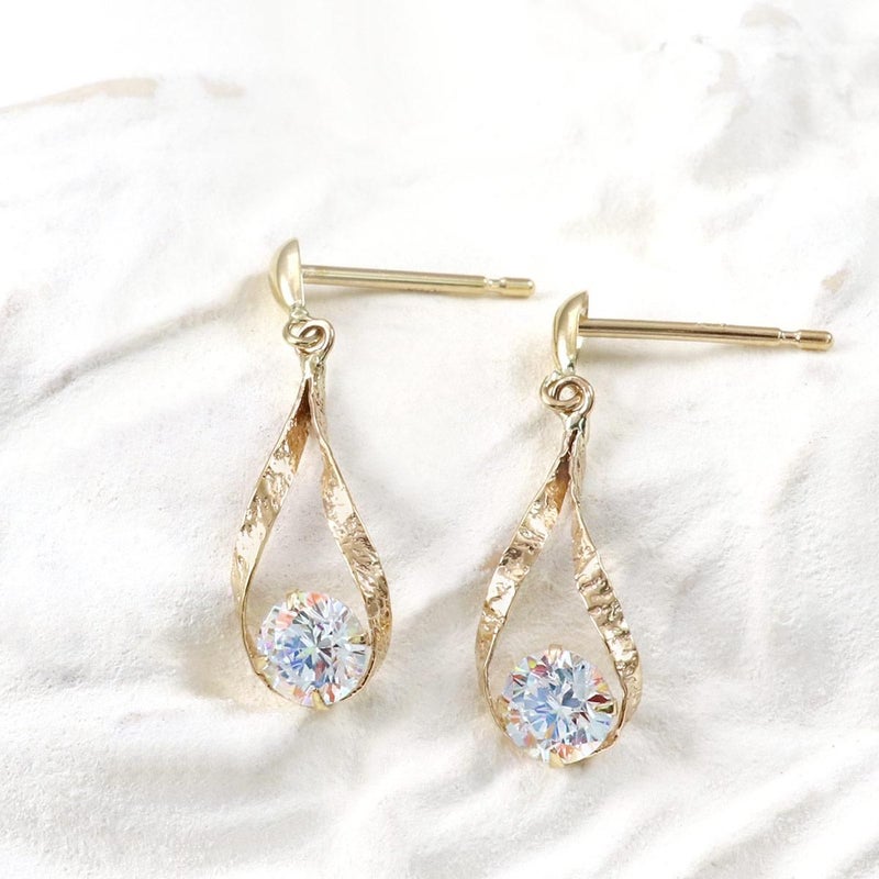 K10YG 雫モチーフ ミスティックキュービックジルコニアピアス_02