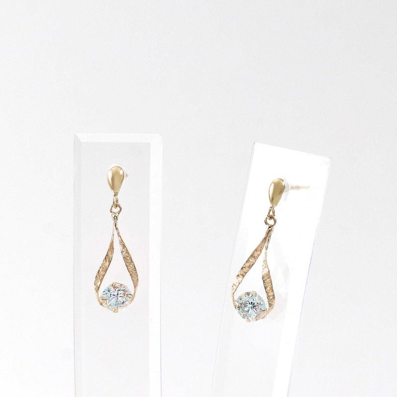 K10YG 雫モチーフ ミスティックキュービックジルコニアピアス_03