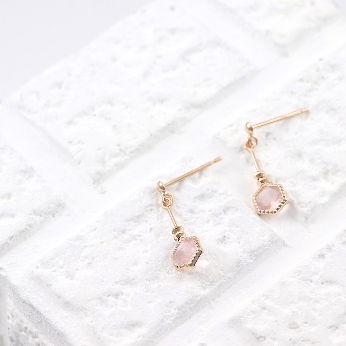 K10PG ローズクォーツ 六角形ピアス_04