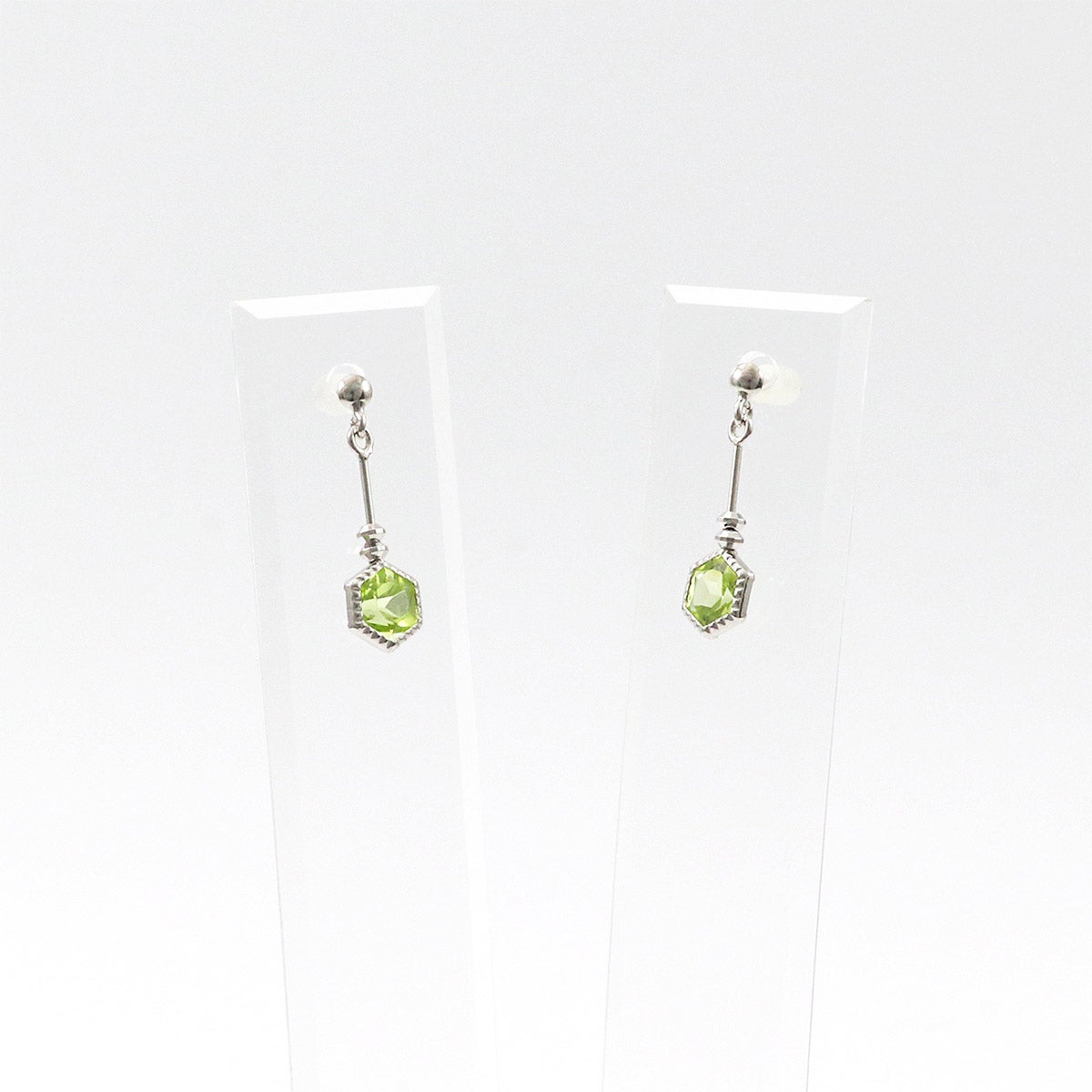 K10WG ペリドット 六角形ピアス_10