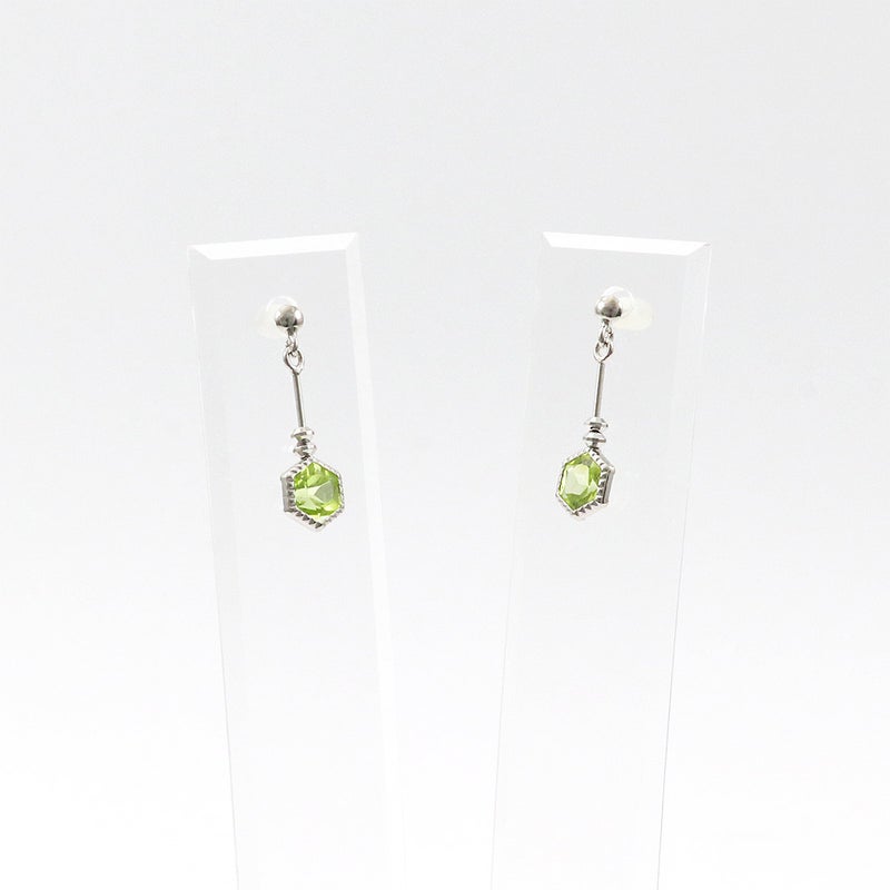 K10WG ペリドット 六角形ピアス_10