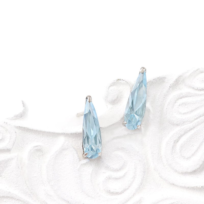 K10WG スカイブルートパーズ ピアス 11月 誕生石_02