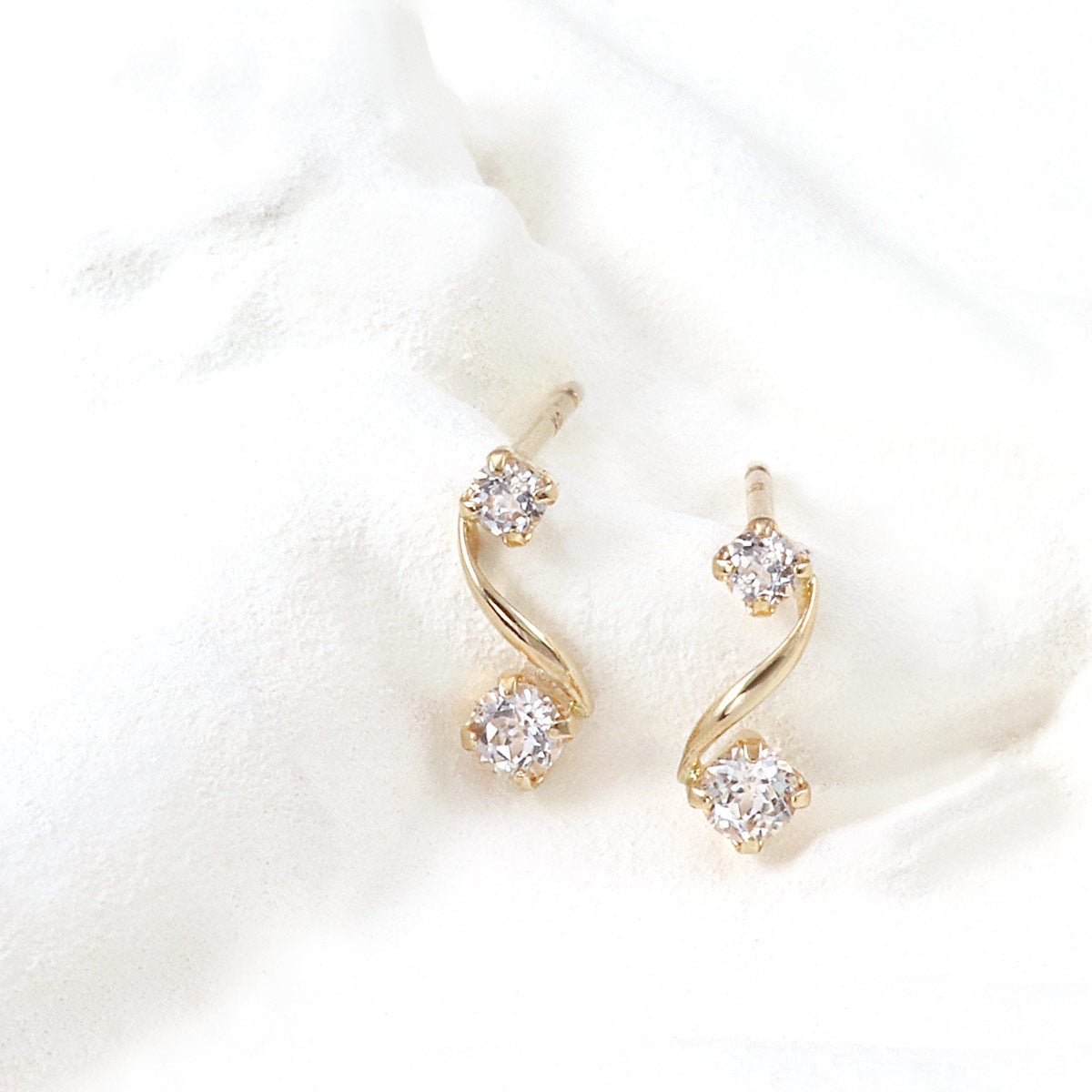 K10YG ホワイトトパーズ ピアス 11月 誕生石_02