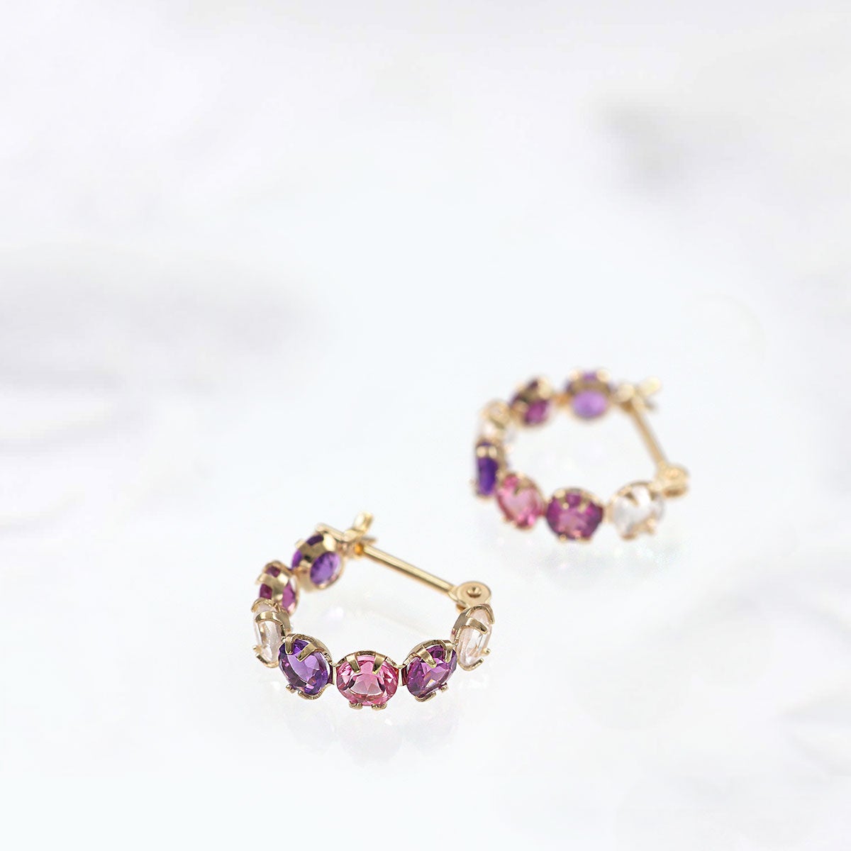 K10YG マルチストーン フープピアス_03