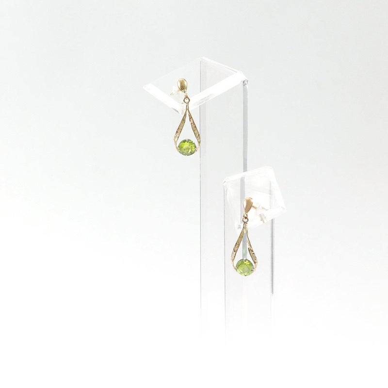 K10YG 雫モチーフ ペリドットピアス_10