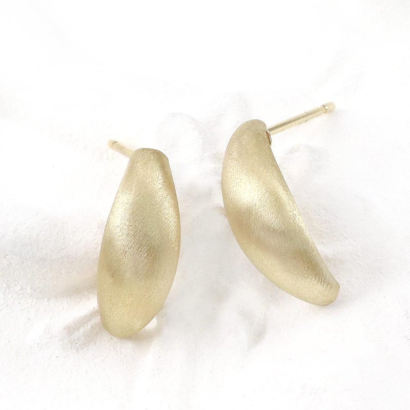 K10YG 楕円型モチーフ ピアス_02