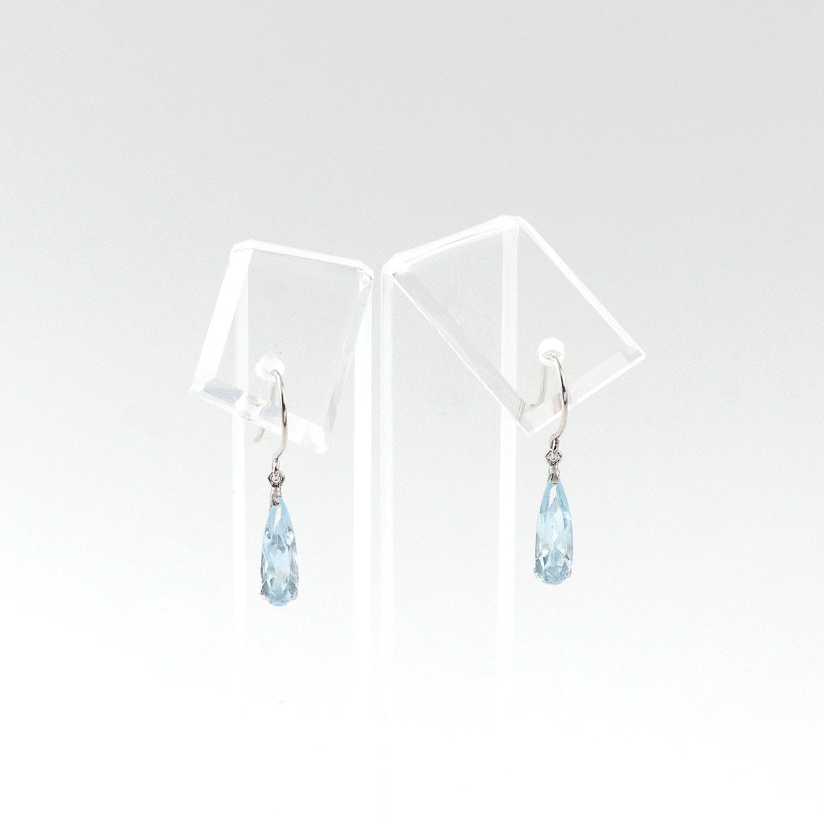 K10WG スカイブルートパーズ フックピアス 11月 誕生石_03