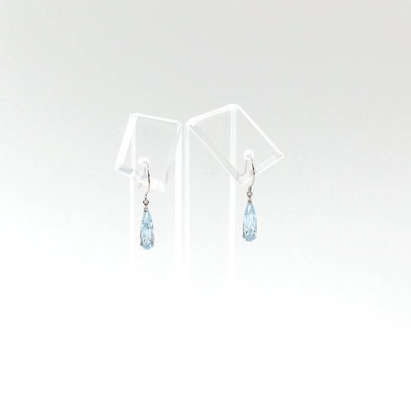 K10WG スカイブルートパーズ フックピアス 11月 誕生石_09