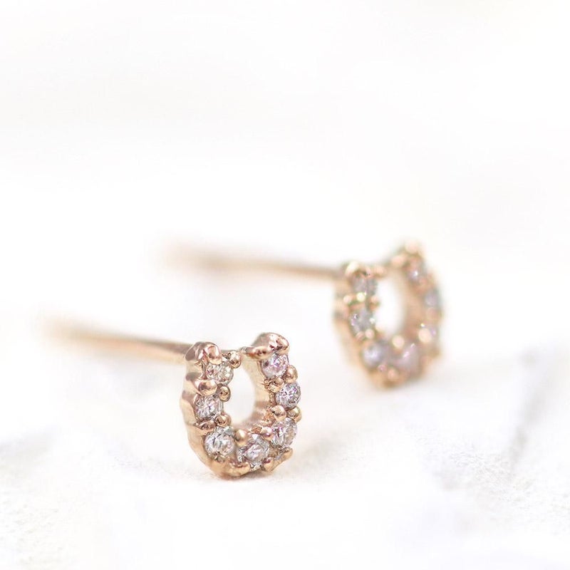 K10 ダイヤモンド 馬蹄（ホースシュー）ピアス_02