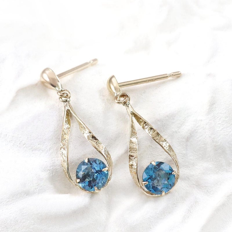 K10YG 雫モチーフ ロンドンブルートパーズピアス_02