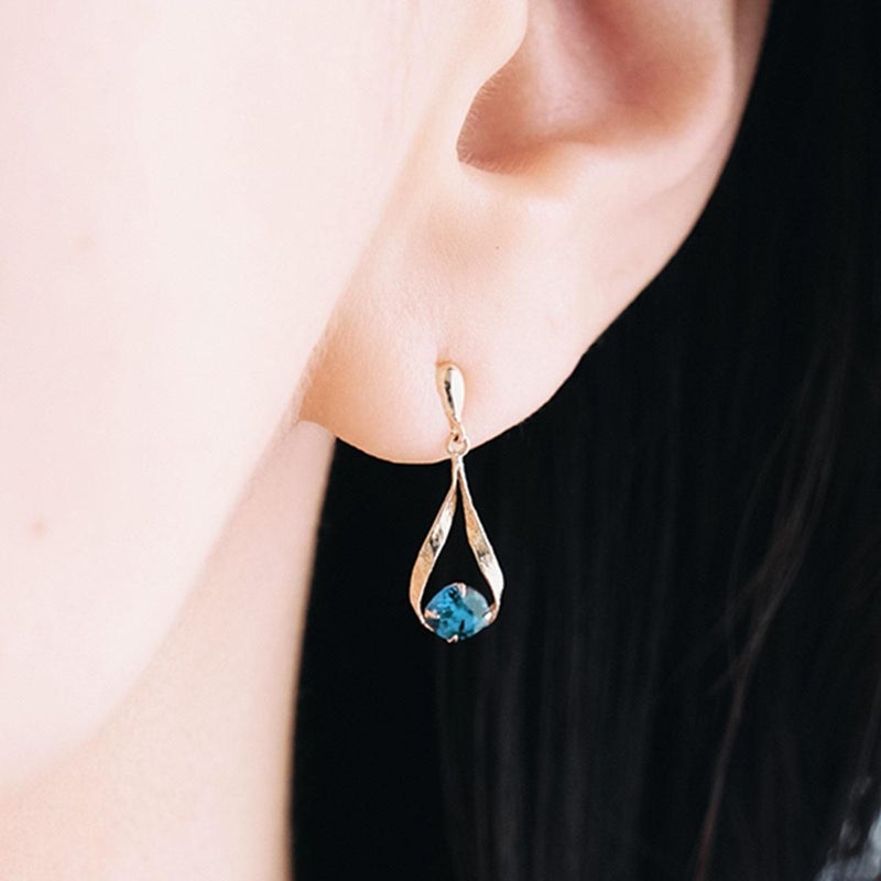 K10YG 雫モチーフ ロンドンブルートパーズピアス_04