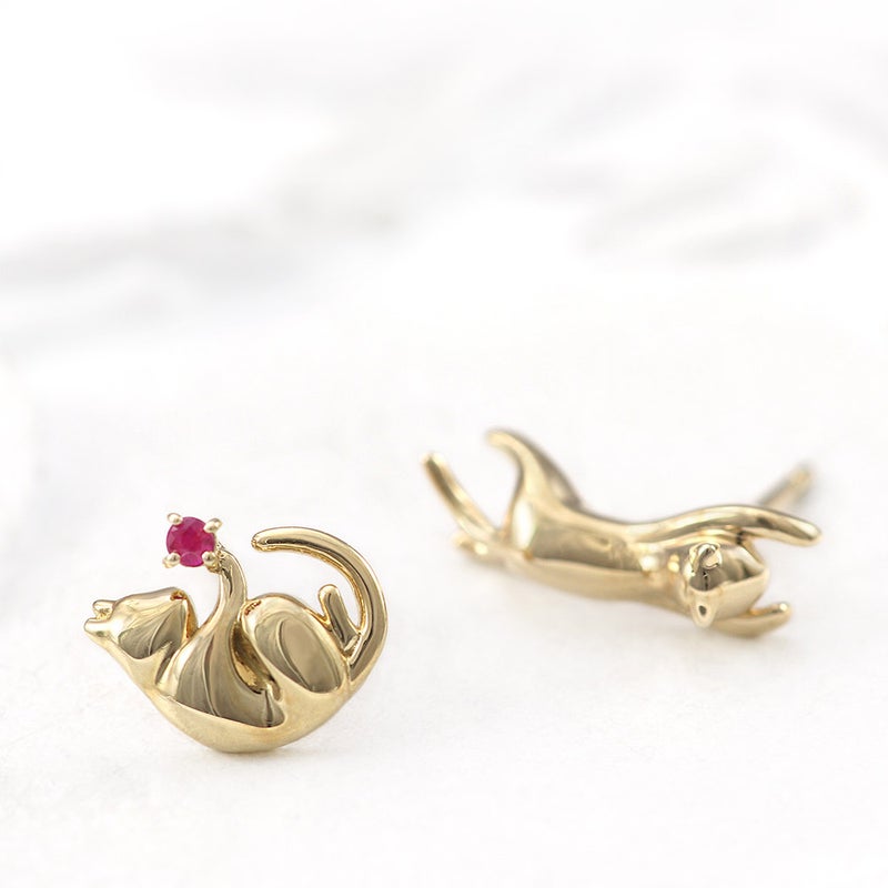 K10YG ルビー 猫ピアス_03