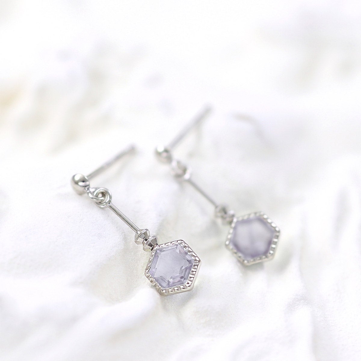 K10WG ライトアメジスト 六角形ピアス_02