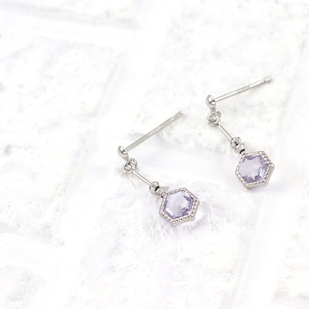 K10WG ライトアメジスト 六角形ピアス_04