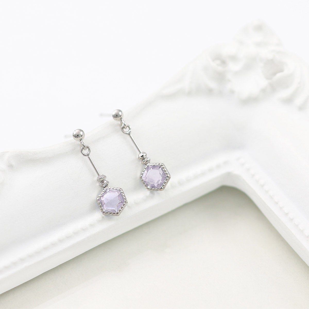 K10WG ライトアメジスト 六角形ピアス_09