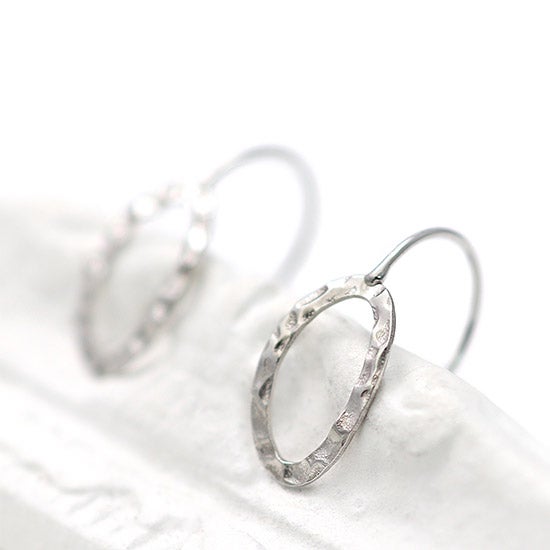 K10 オーバルモチーフ フックピアス_04