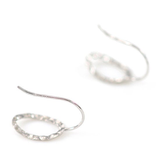 K10 オーバルモチーフ フックピアス_09