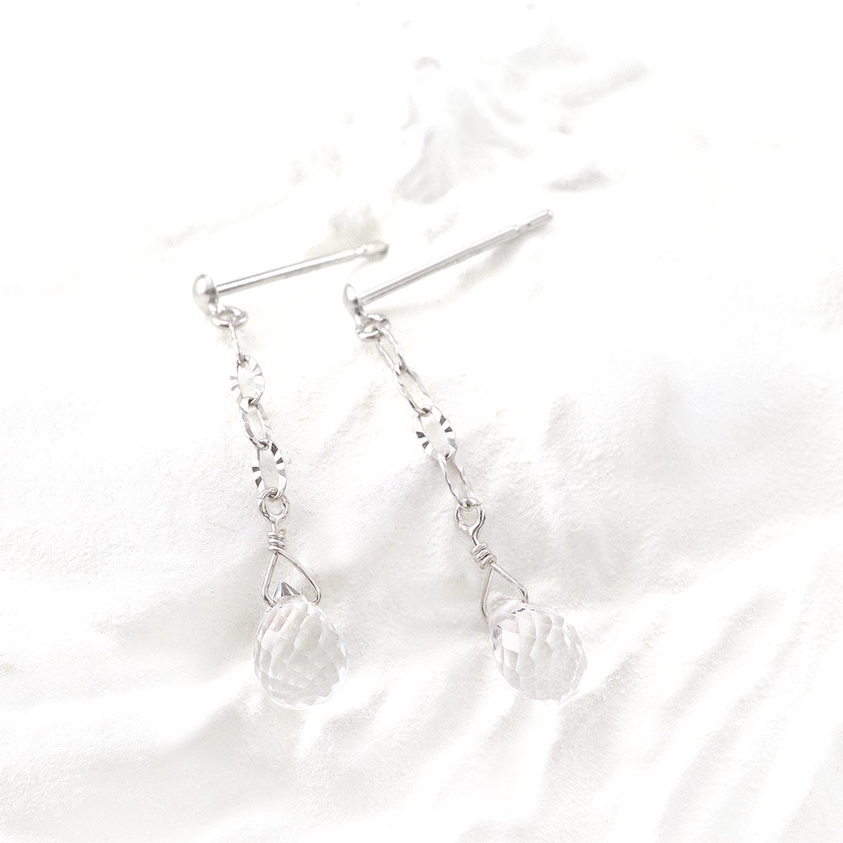 K10WG ホワイトトパーズ ティアドロップ ピアス 11月 誕生石_02