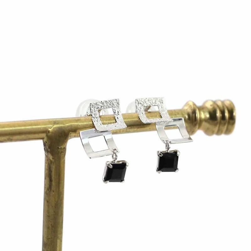 K14WG オニキス ピアス_02