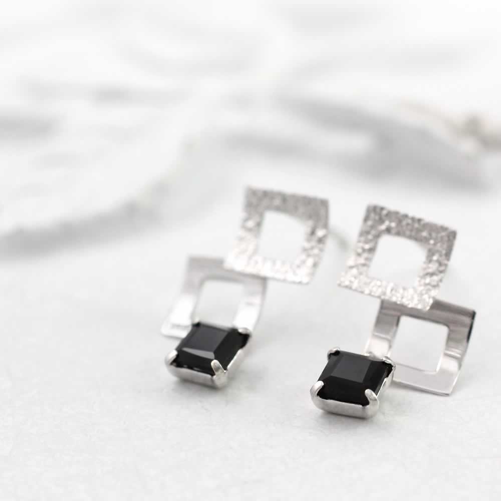 K14WG オニキス ピアス_03