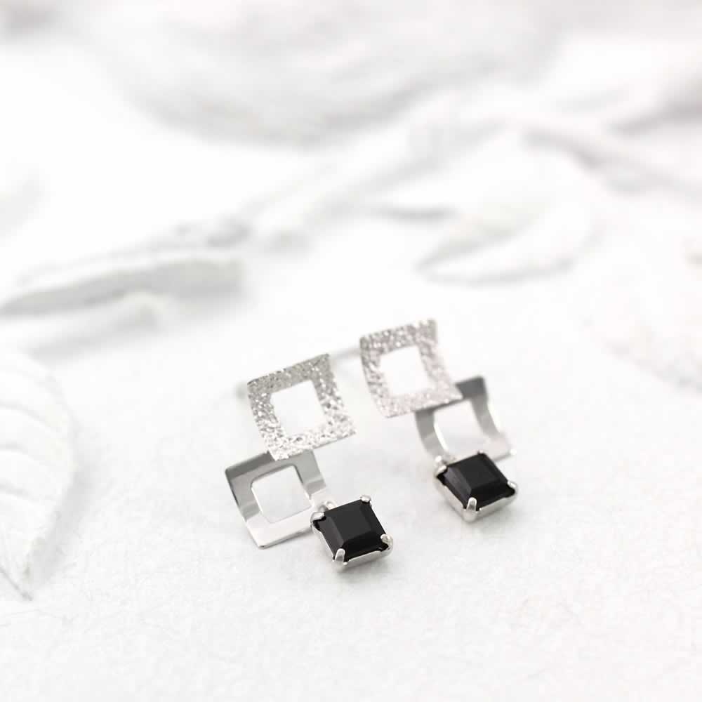 K14WG オニキス ピアス_04