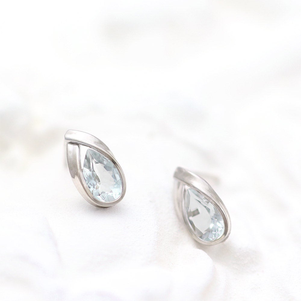 K14WG アクアマリン ティアドロップピアス_03