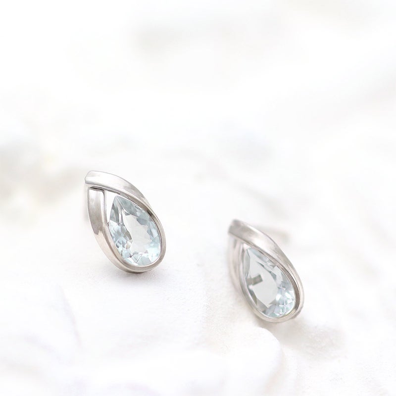 K14WG アクアマリン ティアドロップピアス_03