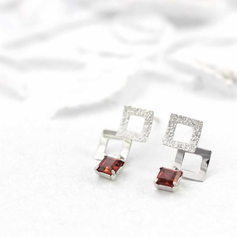 K14WG ガーネット ピアス_02