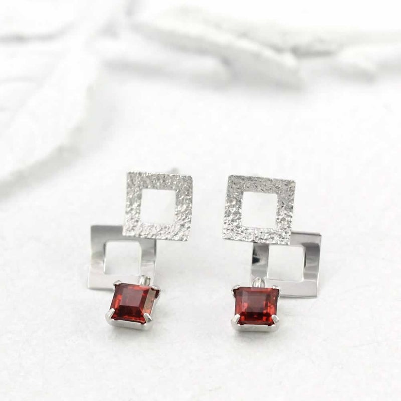 K14WG ガーネット ピアス_04