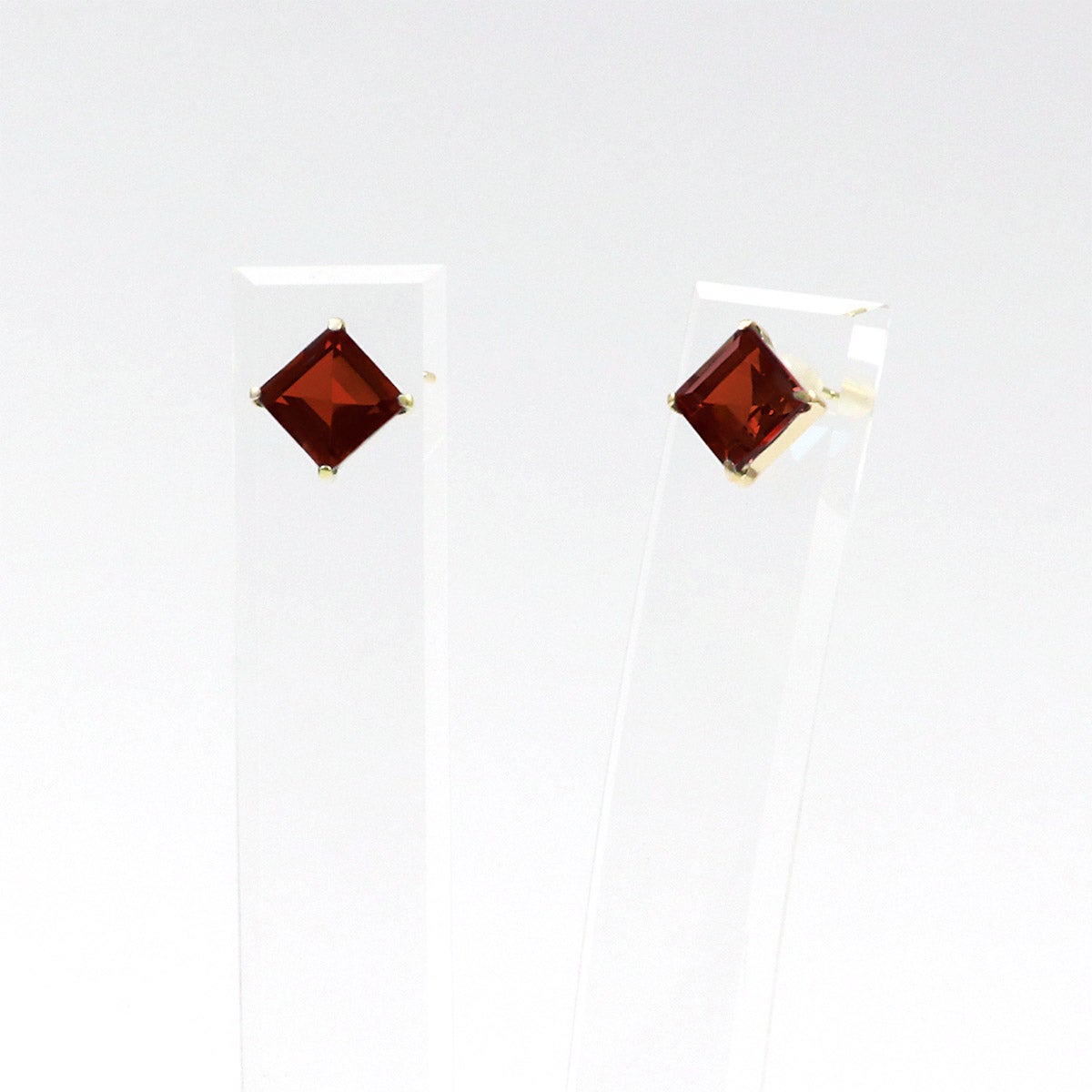 K18YG ガーネット ひし形ピアス_09