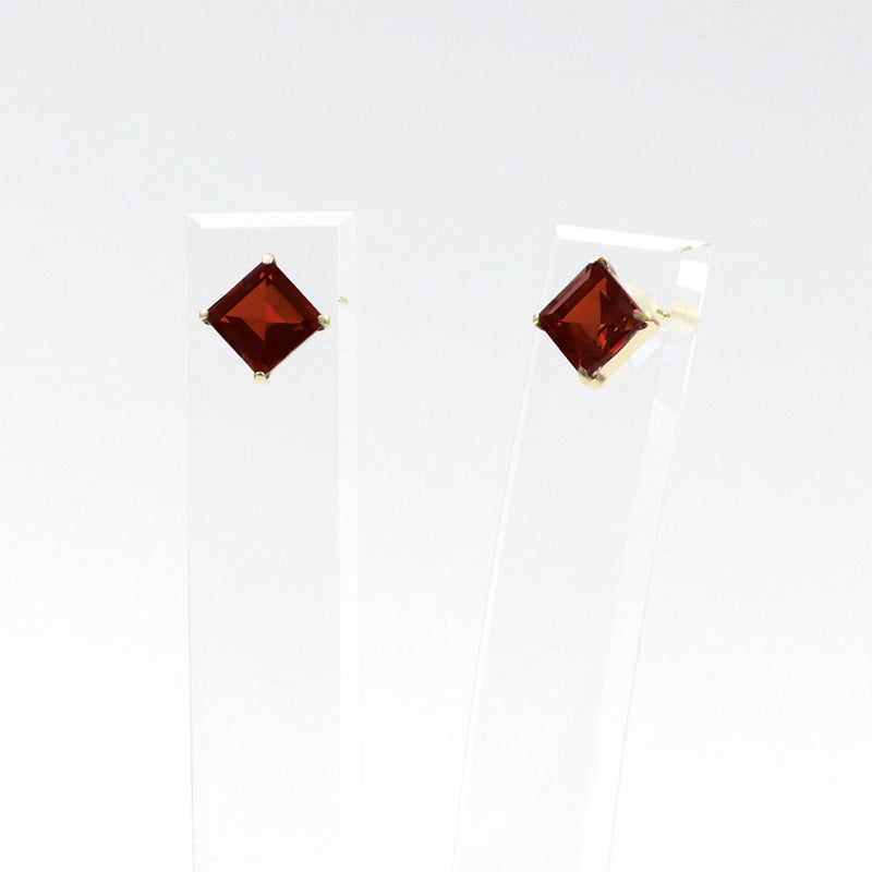 K18YG ガーネット ひし形ピアス_09