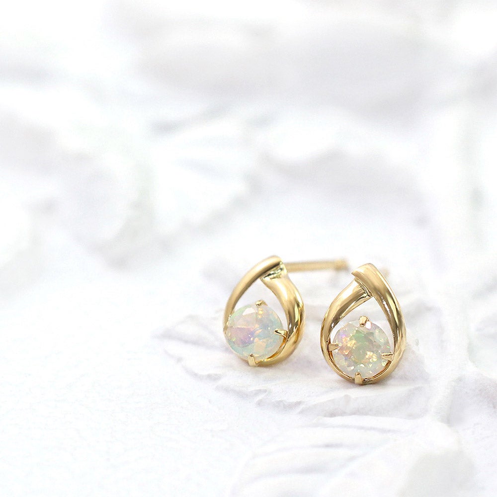 K18YG エチオピアオパール ピアス 10月誕生石_02