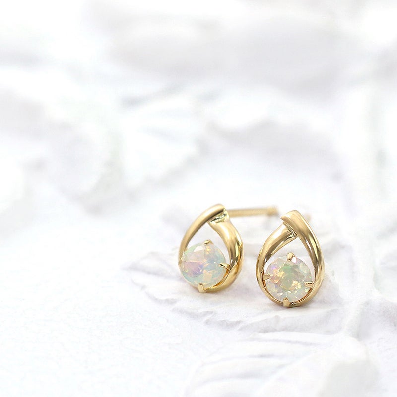 K18YG エチオピアオパール ピアス 10月誕生石_02