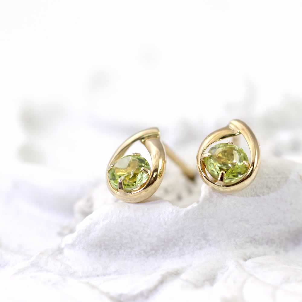 K18YG ペリドット ピアス_02